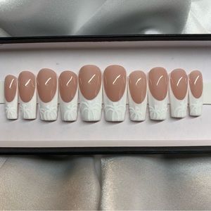 White Shimmery Embossed Pumpkin French Luxury Custom Press Ons